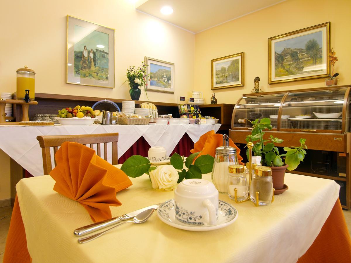Hotel Residence Villa Beatrice Brenzone sul Garda Eksteriør billede